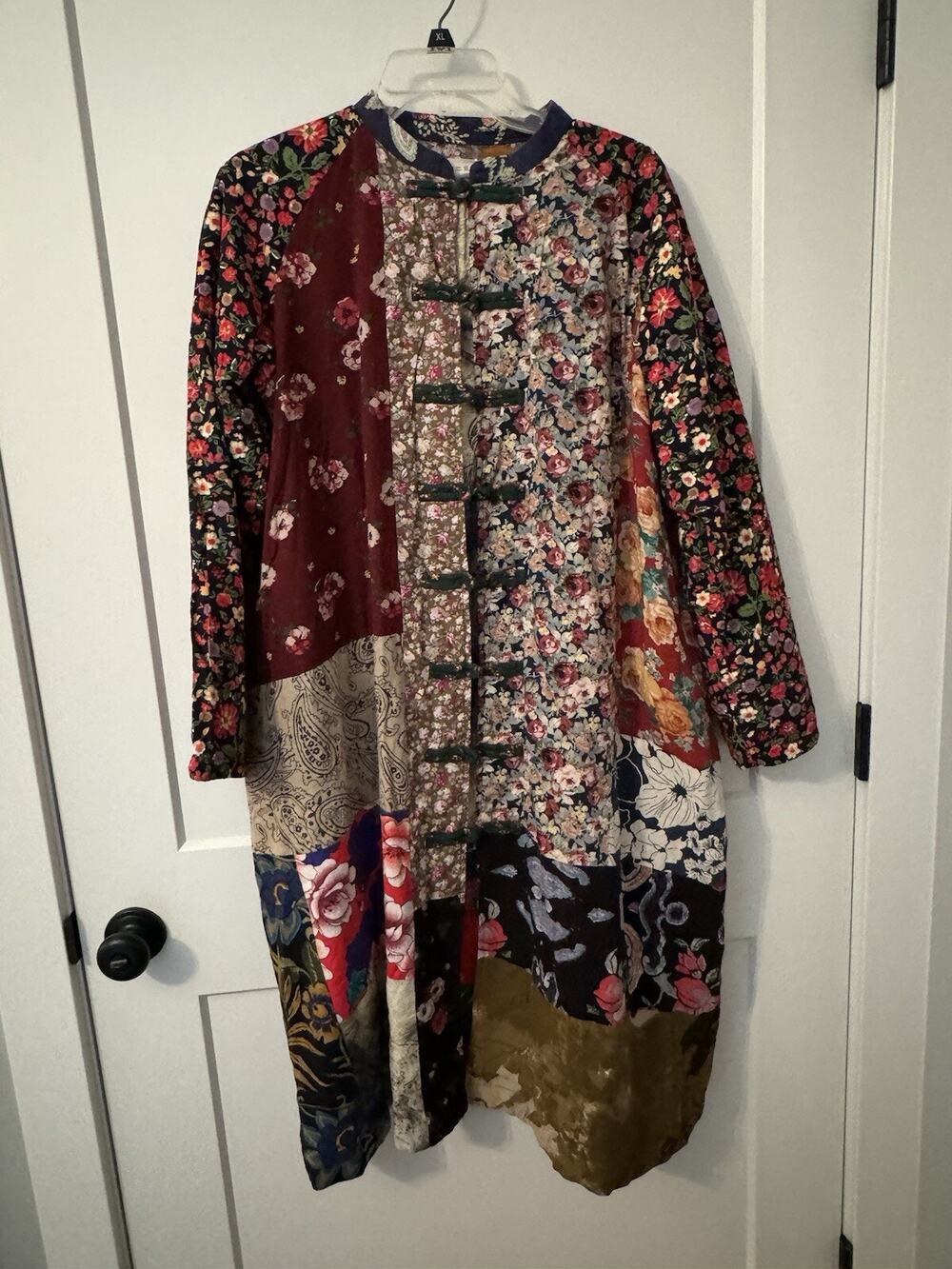 Colorful patchwork quilted jacket with pockets Asian Inspired Size?? Large/XL